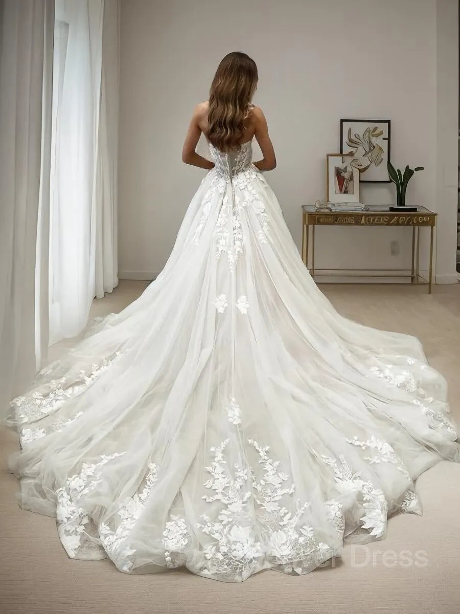 A-Line Sweetheart Chapel Train Tulle Wedding Dresses With Appliques Lace