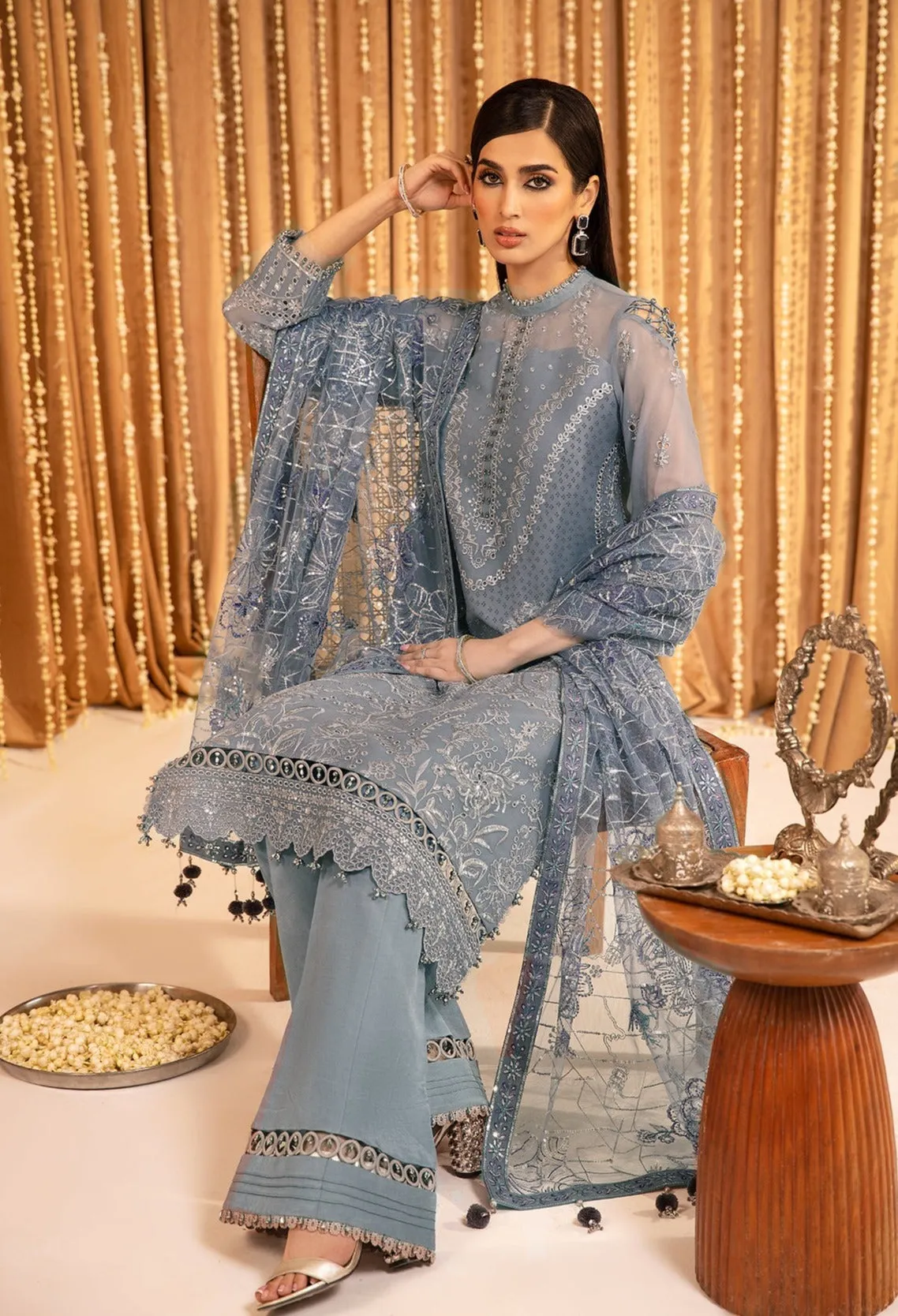 Alizeh Mehfil-e-Uroos Formal Collection – Aabgeena - V16D03 Embroidered Chiffon Gray