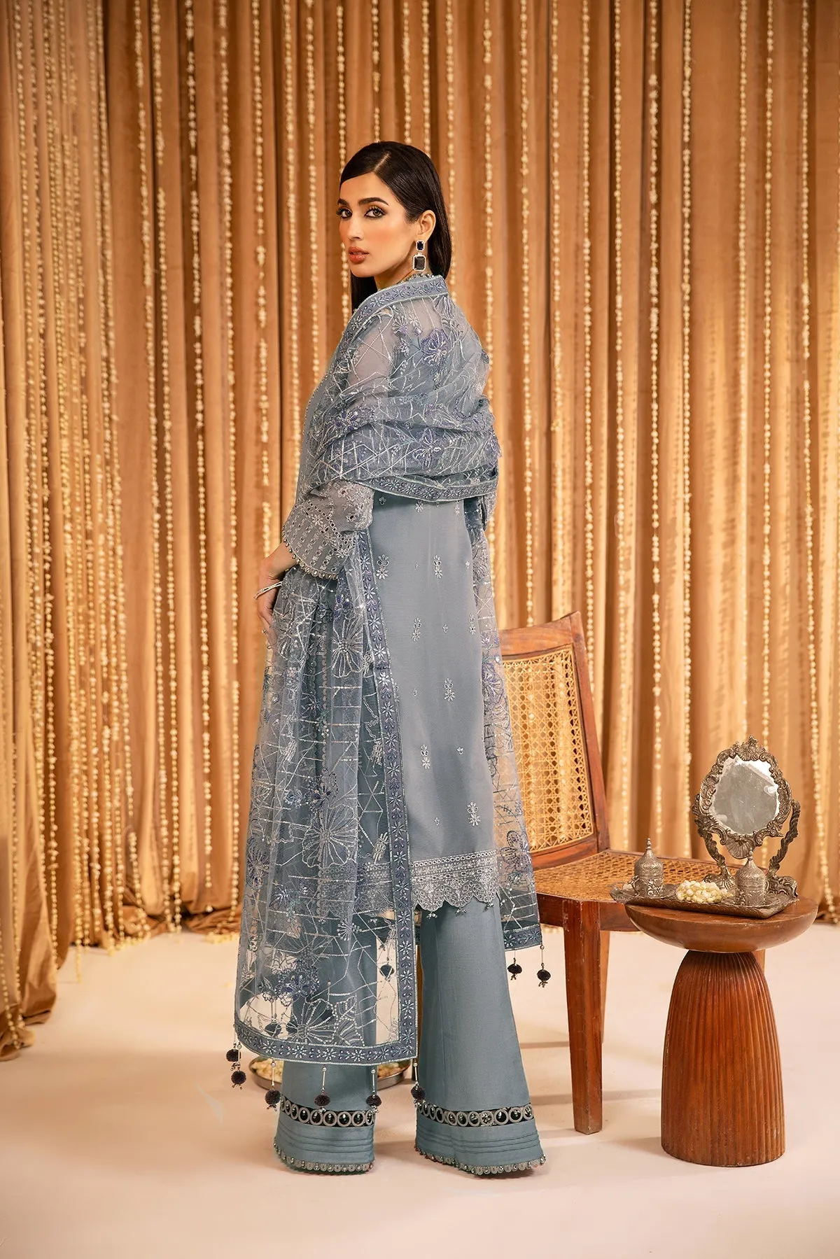 Alizeh Mehfil-e-Uroos Formal Collection – Aabgeena - V16D03 Embroidered Chiffon Gray