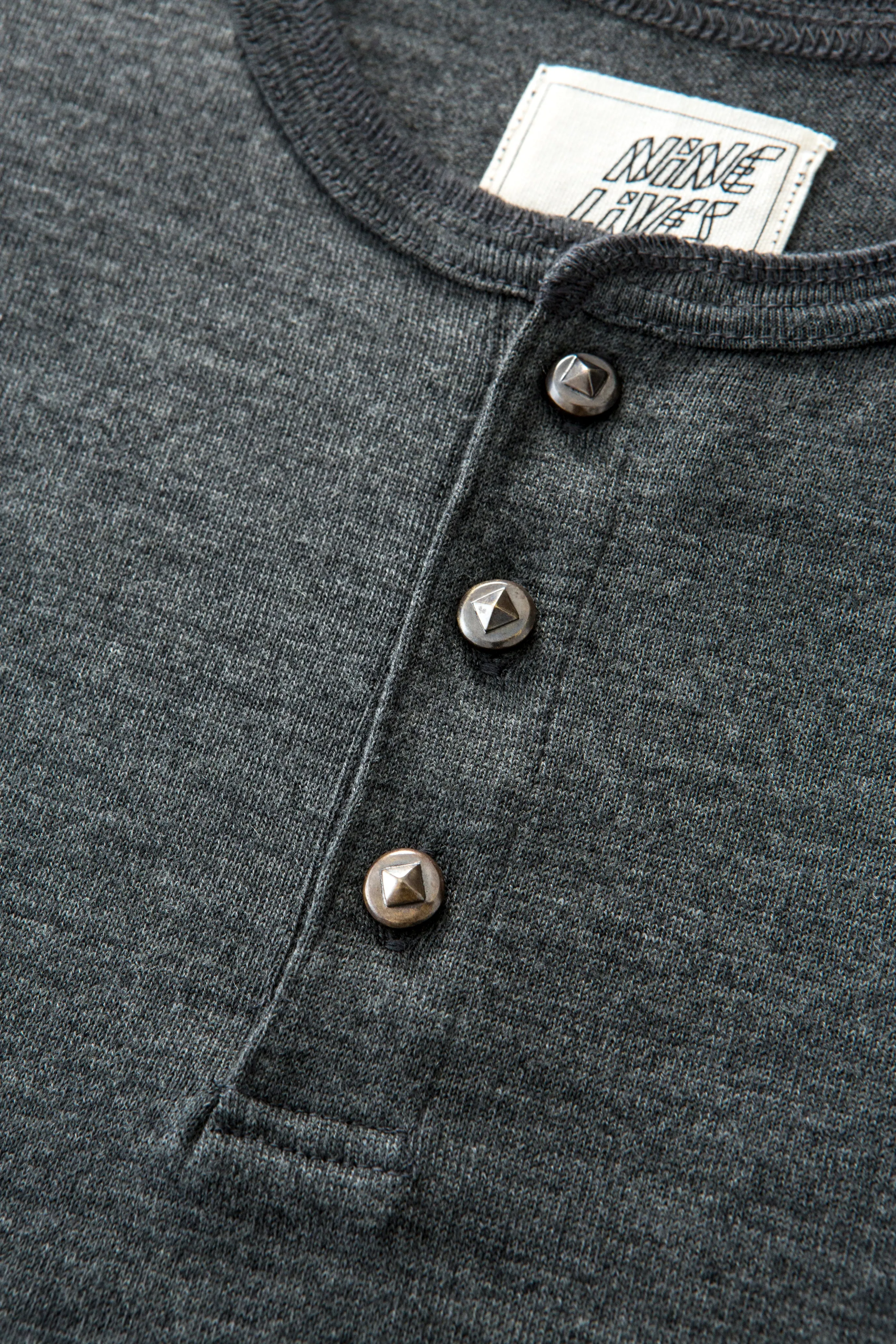 "Legrasse" Long-Sleeve Merino Henley - Grey