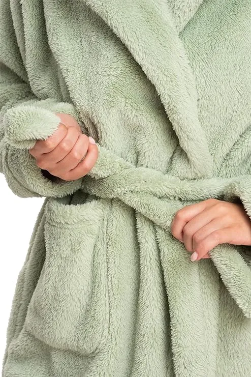 Sherpa Hooded Robe for Women - Fluffy, Plush, and Cozy in Elegant Green