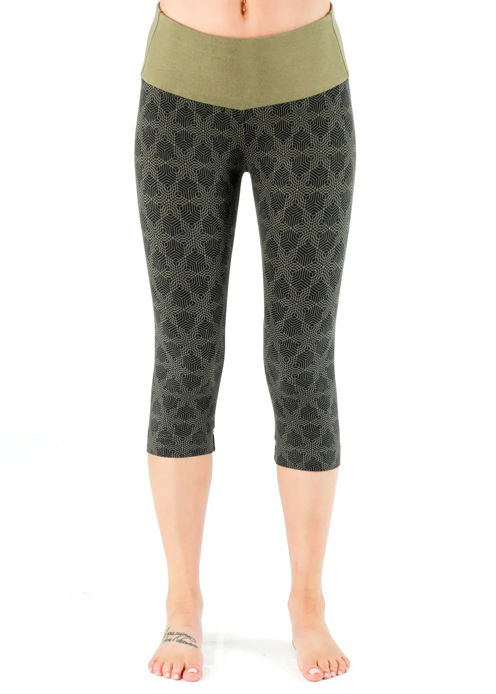 Spectrum 3/4 Capris-Hexa Print