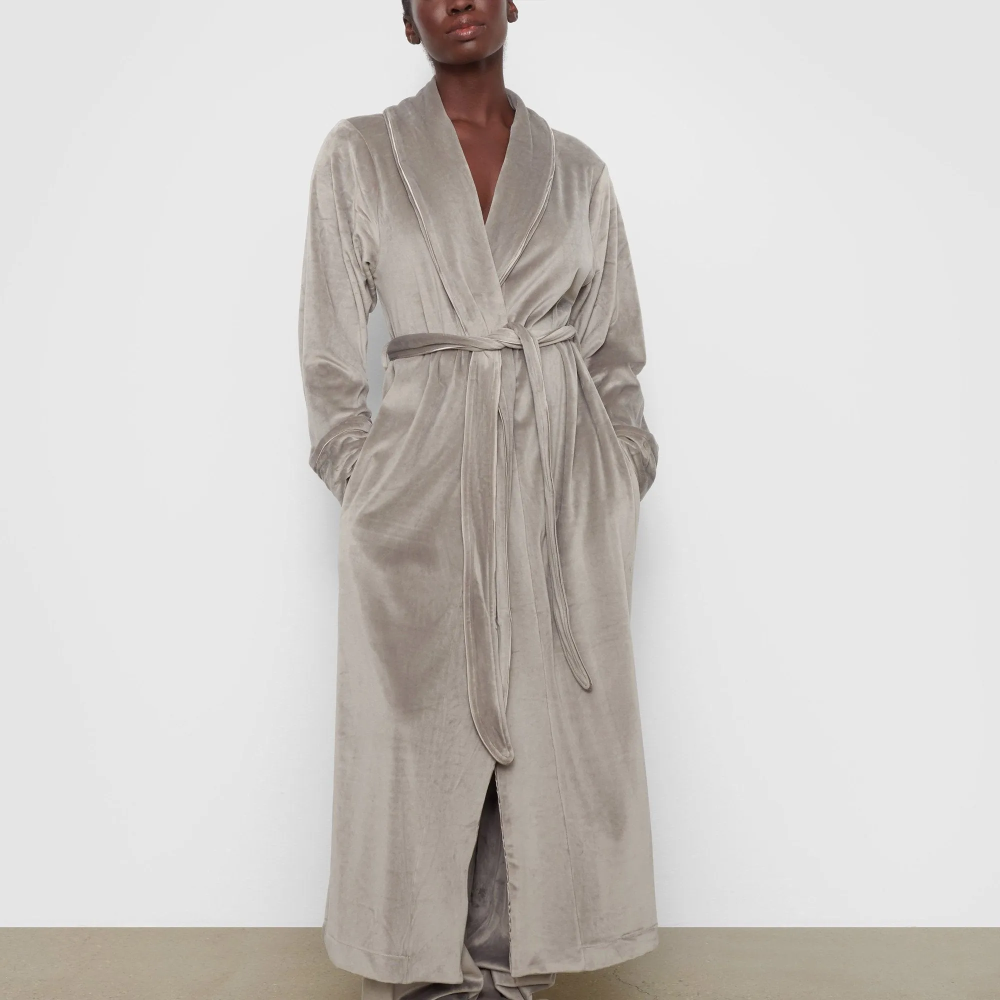 VELOUR LONG ROBE | SMOKE