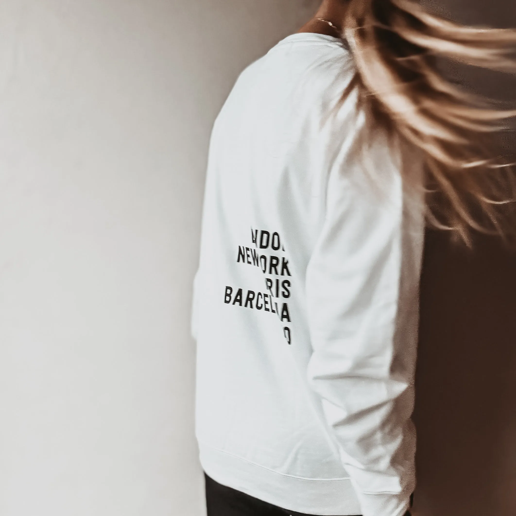 White CITIES sweatshirt  *boyfriend fit*